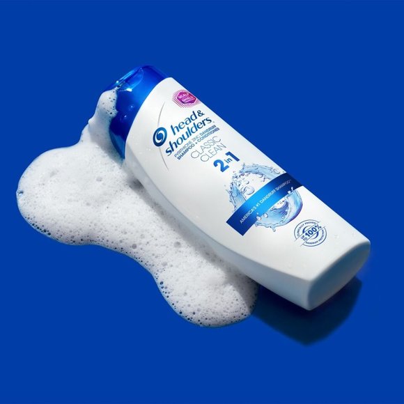 Head & Shoulders Classic Clean 2-in-1 Anti-Dandruff SHAMPOO + CONDITIONER 13.5 - Picture 3 of 4